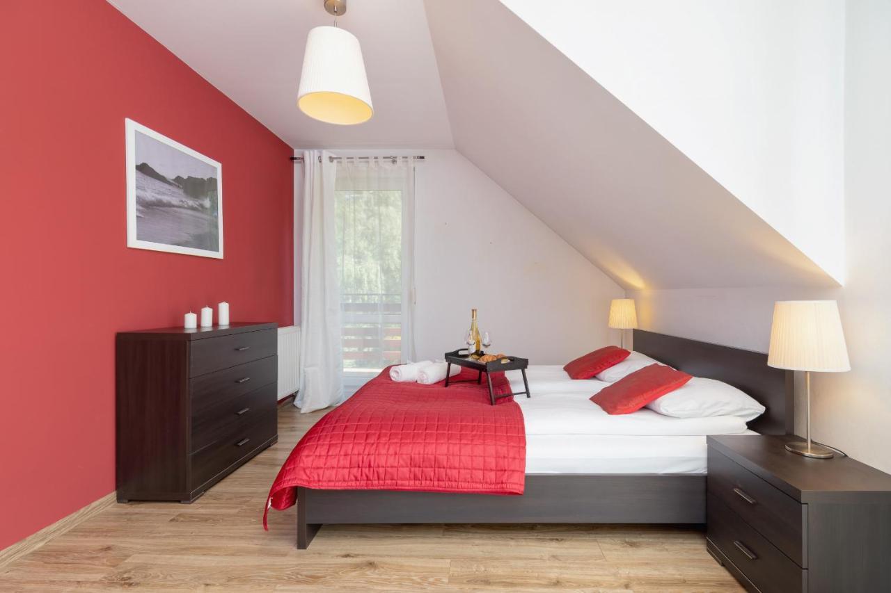 Three-bedroom House Czarnochowice By Renters Ferienhaus *