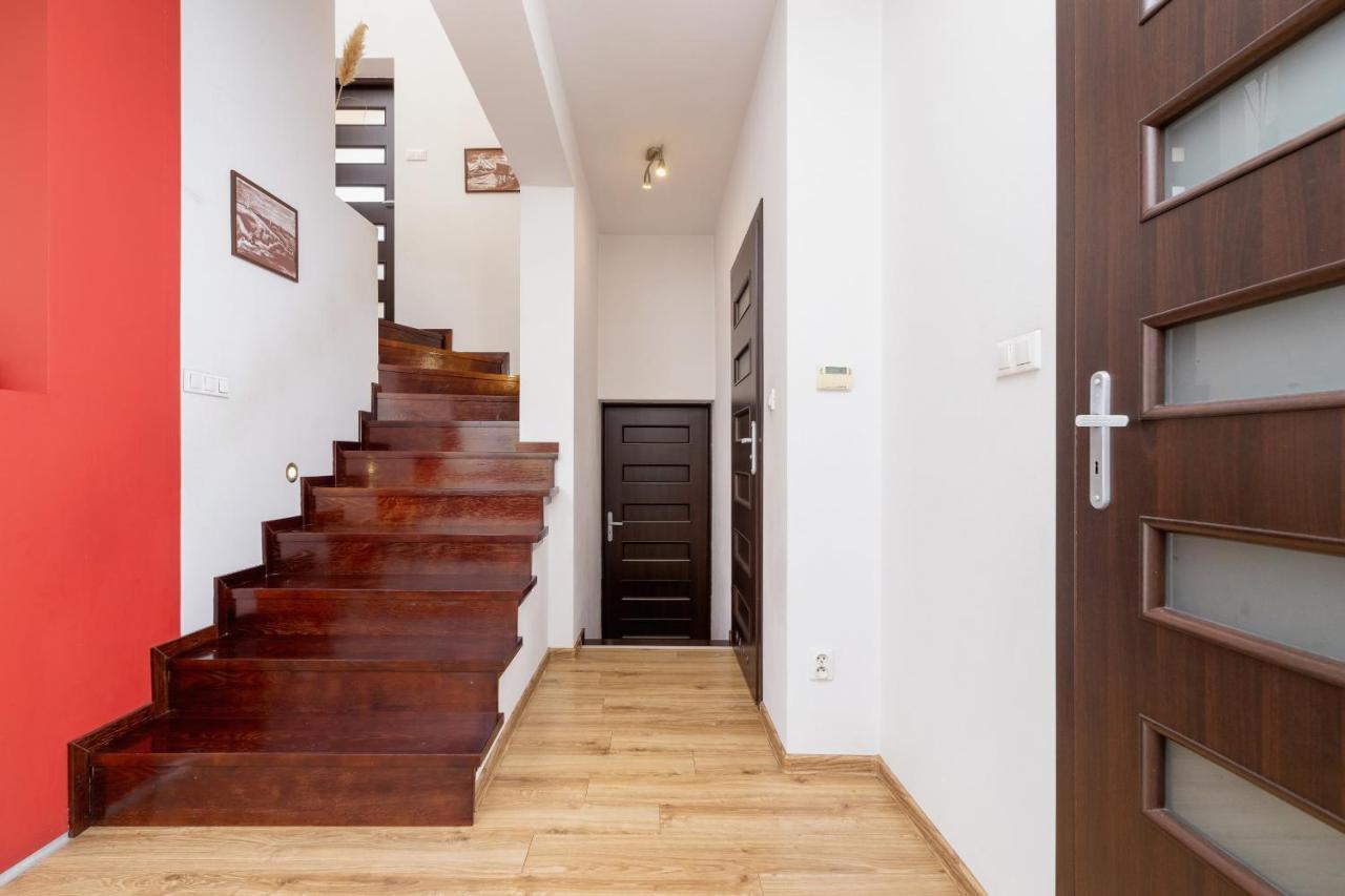 Three-bedroom House Czarnochowice By Renters Ferienhaus