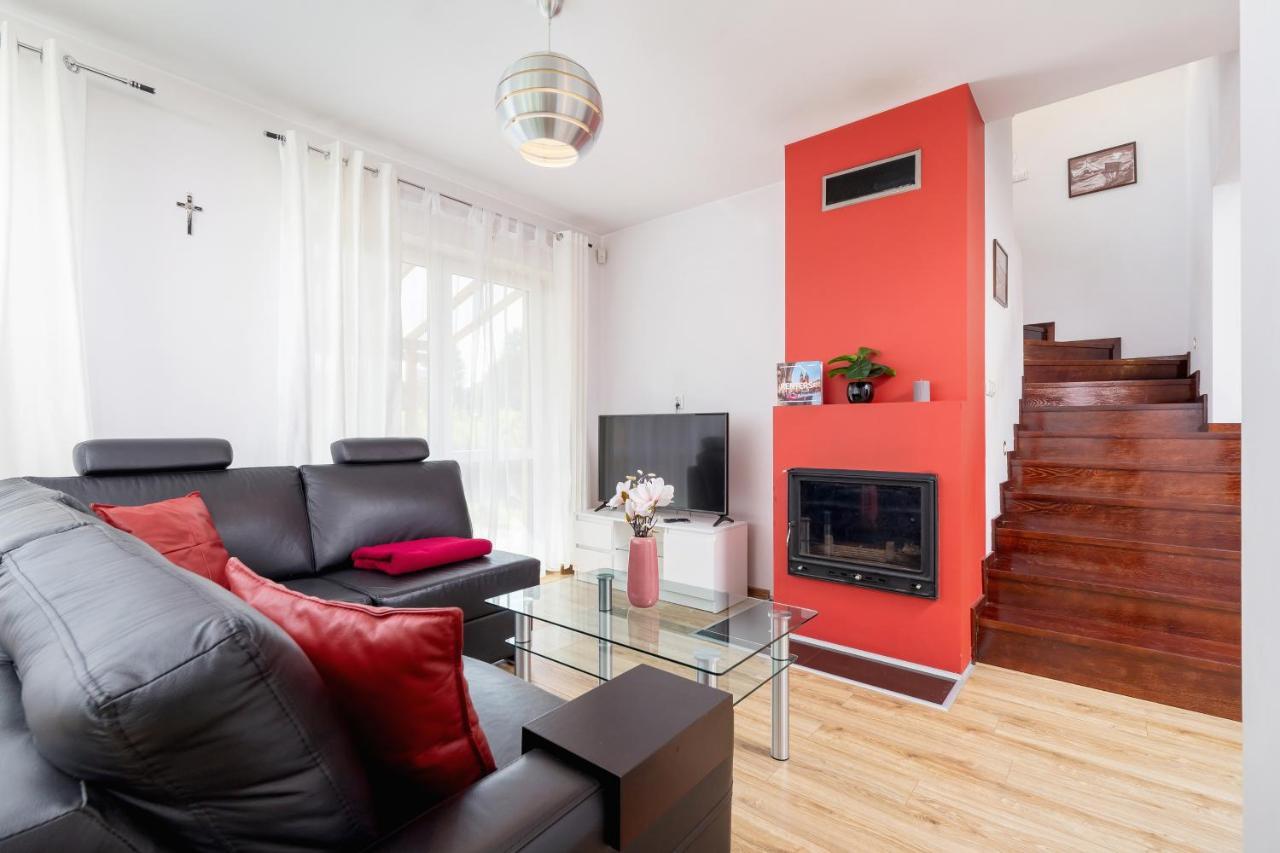 Three-bedroom House Czarnochowice By Renters Ferienhaus